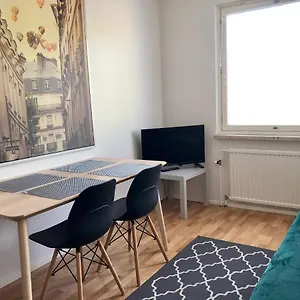 Scandinavian Heart Of The Tyoemiehenkatu Apartment